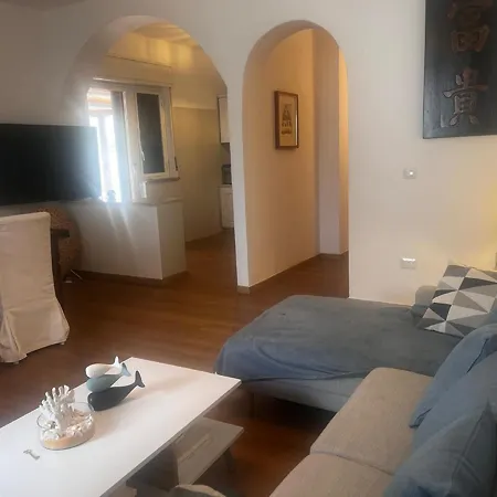 Naumachos Villa *